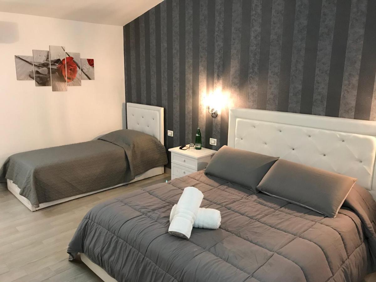 Le Rose Bed and Breakfast Nettuno Eksteriør billede